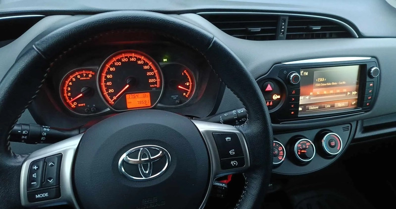Toyota Yaris cena 36800 przebieg: 79500, rok produkcji 2016 z Biała Podlaska małe 46